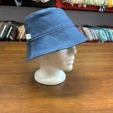 Chapeau sur mesure Denim Indigo à surpiqûres ocres