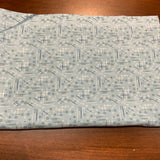 Coupon 190cm 100% Coton flanellette motifs geometriques fond bleu  (vendu tel quel)