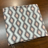 Coupon 1m 100% coton motifs navajo gris / rose  (vendu tel quel)