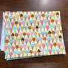 Coupon 86cm  100% coton cornet fond vanille  (vendu tel quel)