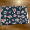 Coupon 75cm coton fleurs fond marine (vendu tel quel)